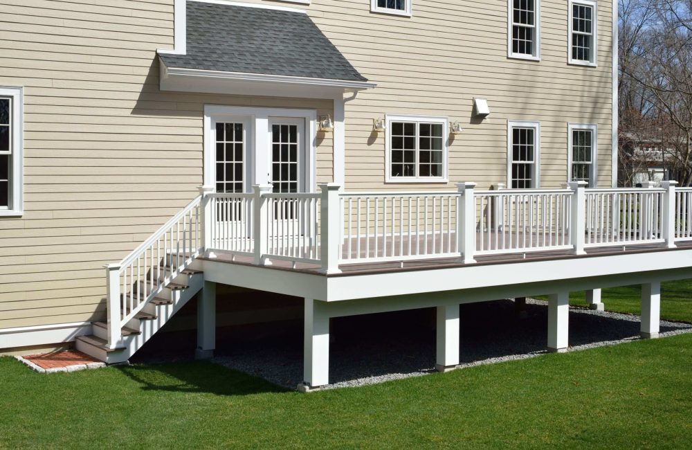 shutterstock_1661457724-Services Pages -Decks